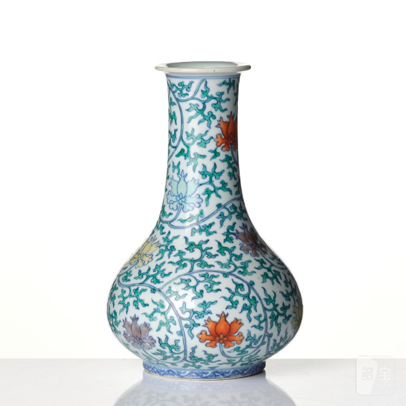 A Ming-style doucai vase, - 图3